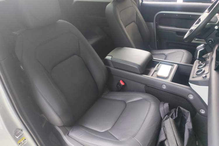 Used Land Rover Defender 2023 Facelift 90 3.0T P400 XS
