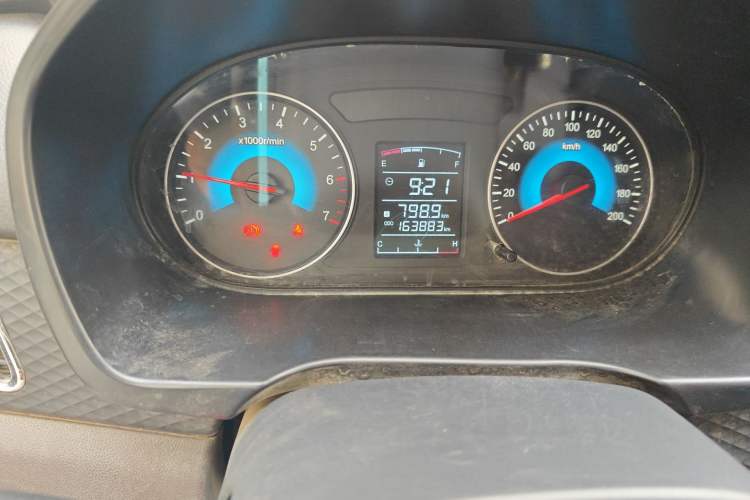 Used Dongfeng Fengon 330 2019 1.5L 330S Manual Comfort Version China VI Standard Odometer Close Up