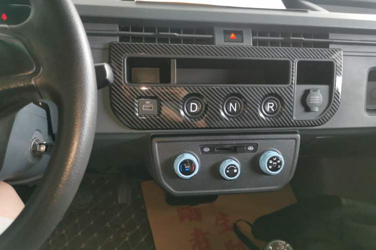 Used Farizon Xingxiang V 2023 V6E Zhonghang Lithium Battery 38.64kWh Value Edition