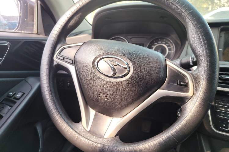 Used Soueast V5 Lingzhi 2015 Plus 1.5L Manual Smart Edition