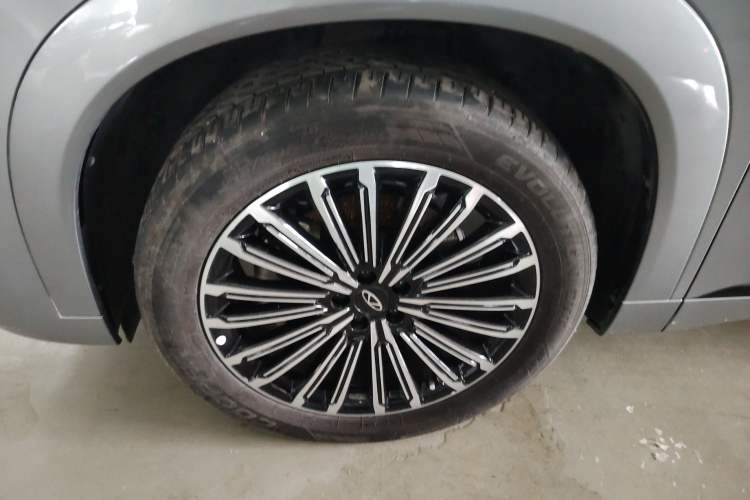 Used Chery Tiggo 9 C-DM 2025 1.5T 106KM Ultra-Comfort Edition 5 Seats Lithium-NMC Left Front Wheel Hub