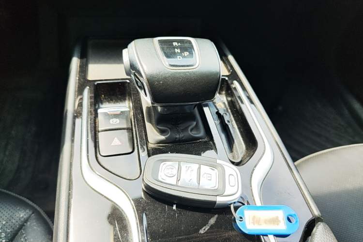 Used Hongqi E-QM5 2021 Charging T3 Version 4 Seats