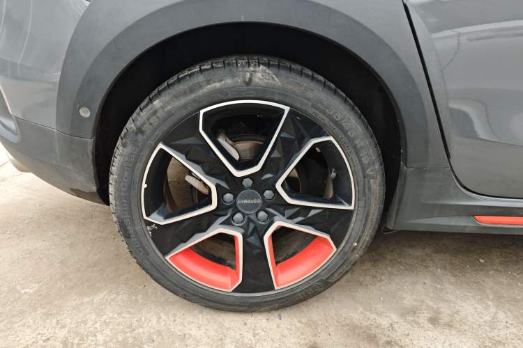 Used Lynk & Co 02 2019 High-Energy Edition 2.0T Automatic Two-Wheel Drive Shine Pro Edition China VI Standard
