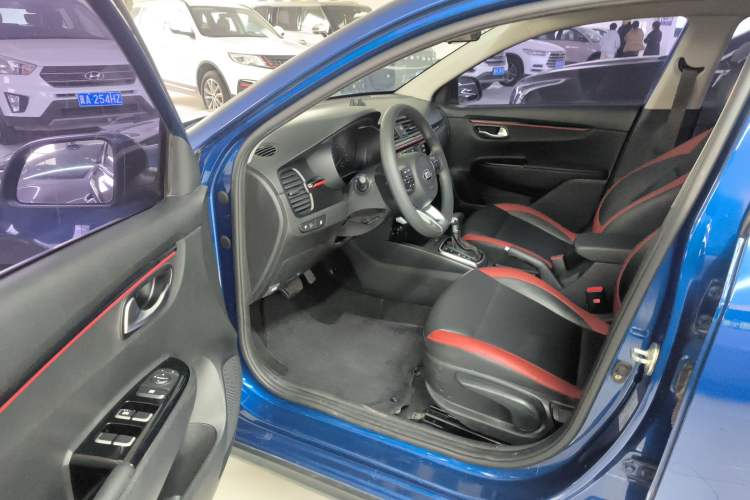 Used Kia KX Cross 2017 1.4L AT GLS
