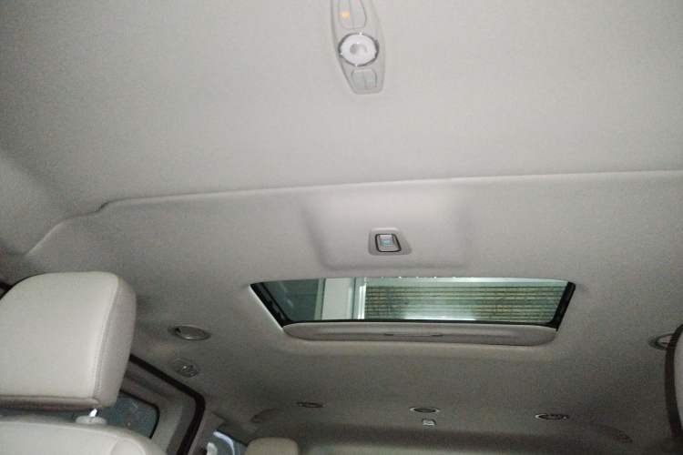 Used Ford Tourneo Custom 2017 2.0T Automatic Elite Version
