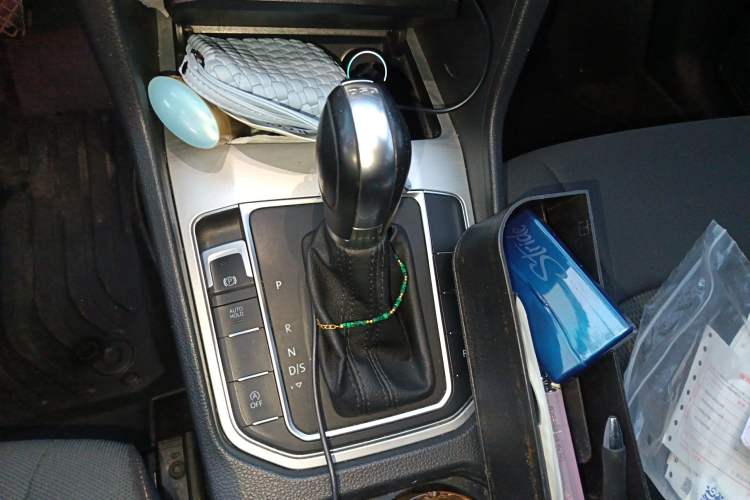 Used Volkswagen Golf Sportsvan 2016 230TSI Automatic Trend Edition Gear Lever