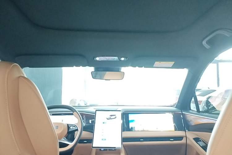 Used Geely Galaxy L7 2025 EM-i 115km Exploration+ Edition Headliner