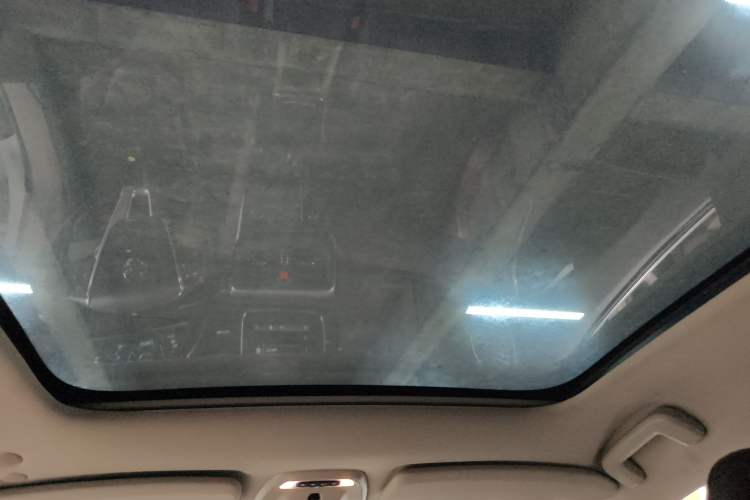 Used Volvo V40 2014 2.0T Zhiya Edition Headliner