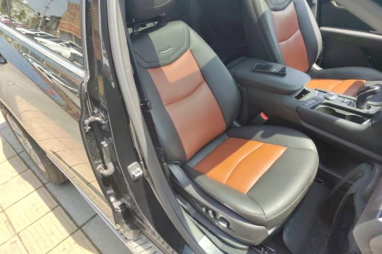 Used Cadillac XT5 2022 2.0T Two-Wheel Drive Luxury Version
