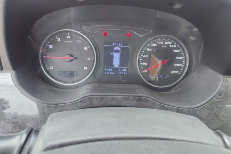 Used JAC Refine M4 2016 2.0L Manual Luxury Version