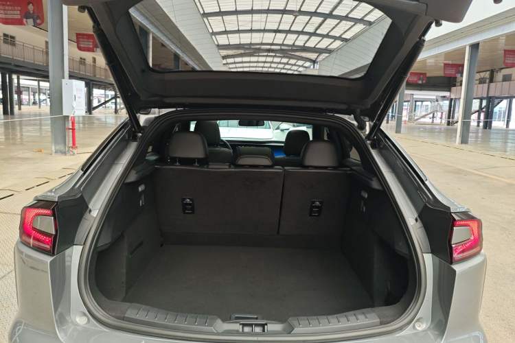 Used Ford EVOS 2022 EcoBoost 245 ST-Line Trunk