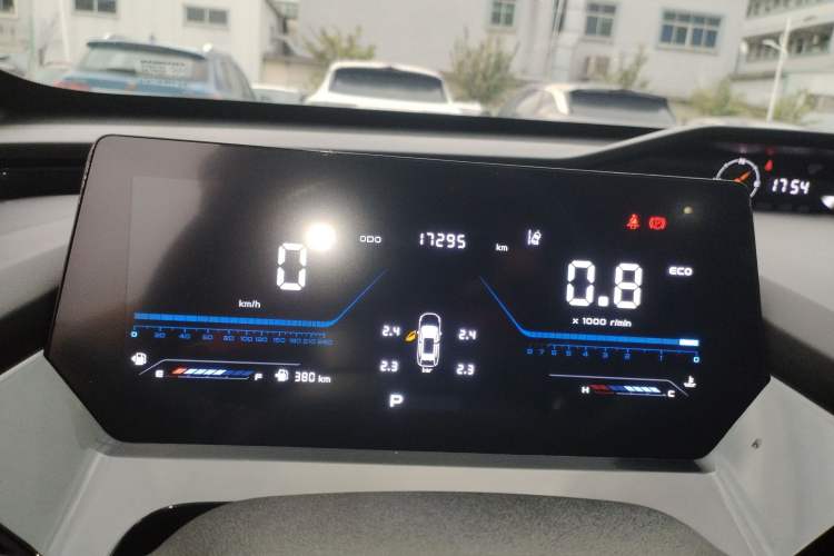 Used CHANGAN OSHAN Z6 2023 Blue Whale 1.5T DCT Smart Luxury Model Instrument Cluster