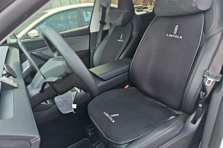 Used Tesla Model Y 2025 Rear-Wheel Drive First Edition