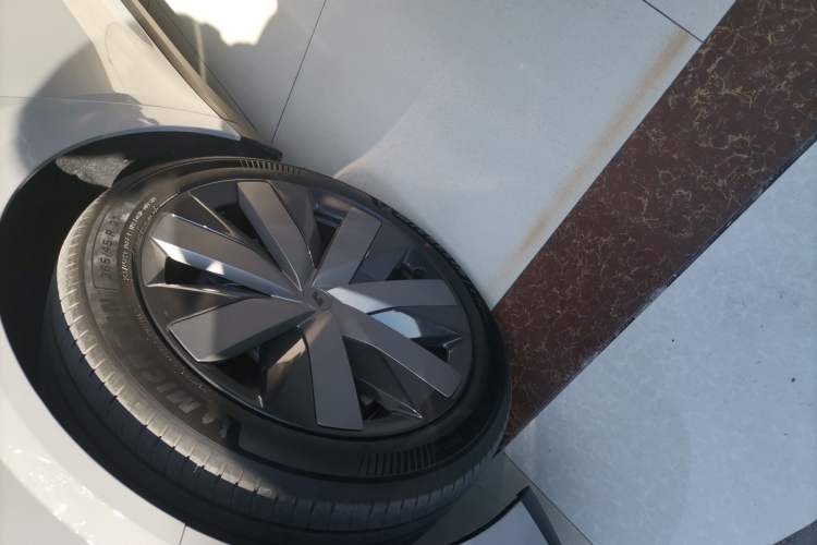 Used Li Auto Li Auto i8 2025 Model Standard Version
