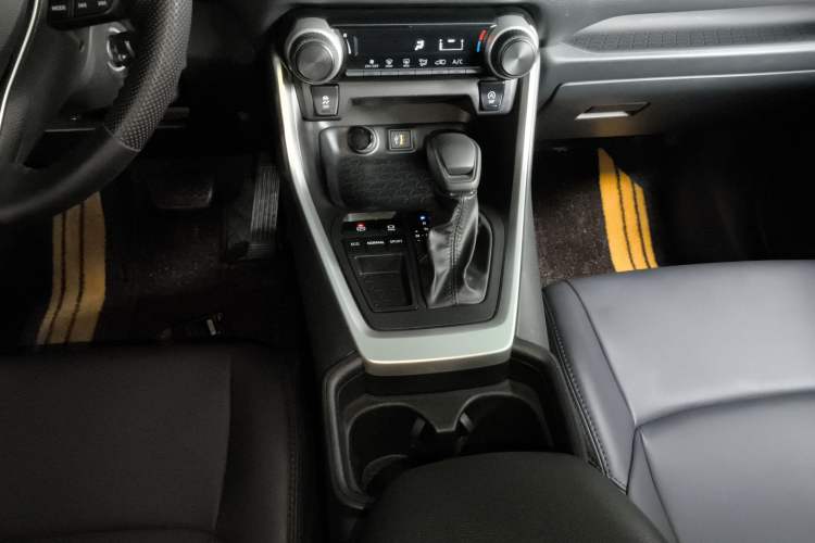 Used Toyota Wildlander 2024 2.0L CVT Two-Wheel Drive Leading Edition