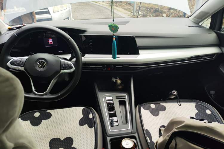 Used Volkswagen Golf 2021 280TSI DSG Pro Center Console