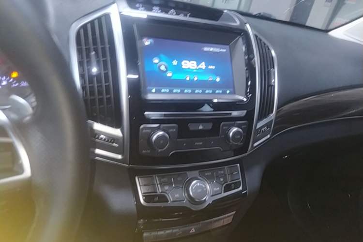 Used Haval H9 2016 2.0T Four-Wheel Drive Luxury Version 5 Seats
