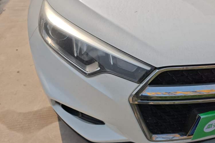 Used Dongfeng Fengdu MX5 2016 2.0L Automatic Flagship Edition
