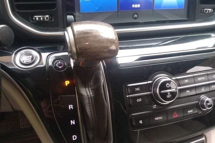 Used GAC Trumpchi M8 2018 320T Luxury Edition Gear Lever