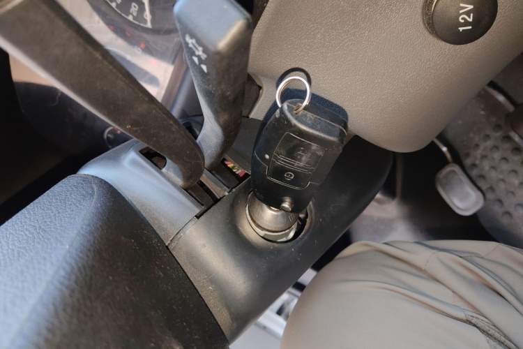 Used JMC Transit 2019 2.8T Commercial Version Short Wheelbase Mid-Roof 3-Seater China VI Standard JX493