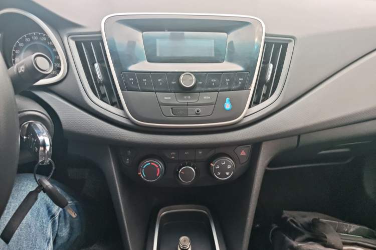 Used Chevrolet Cavalier 2018 320 Automatic Enjoyment Sunroof Edition Audio And AC Panel