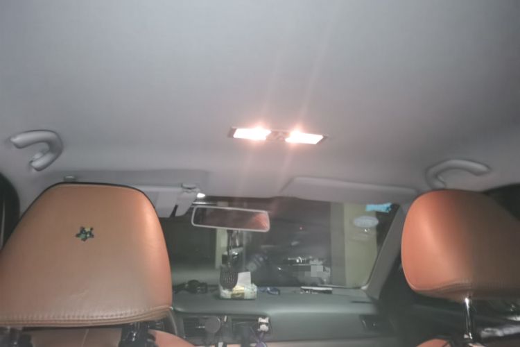 Used Volkswagen Gran Lavida 2013 1.6L Automatic Fashion Model