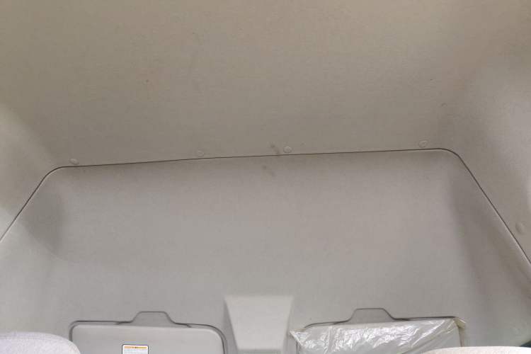 Used JMC Fushun 2022 2.0T Manual Multi-Function Passenger Vehicle Mid-Range High Roof 6-7 Seats Headliner