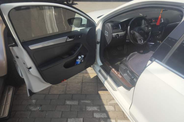 Used Volkswagen Sagitar 2012 1.4TSI Automatic Luxury Edition