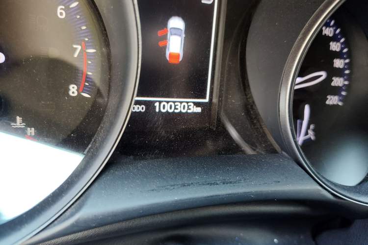 Used Toyota C-HR 2018 2.0L Leading with Sunroof China VI Standard
