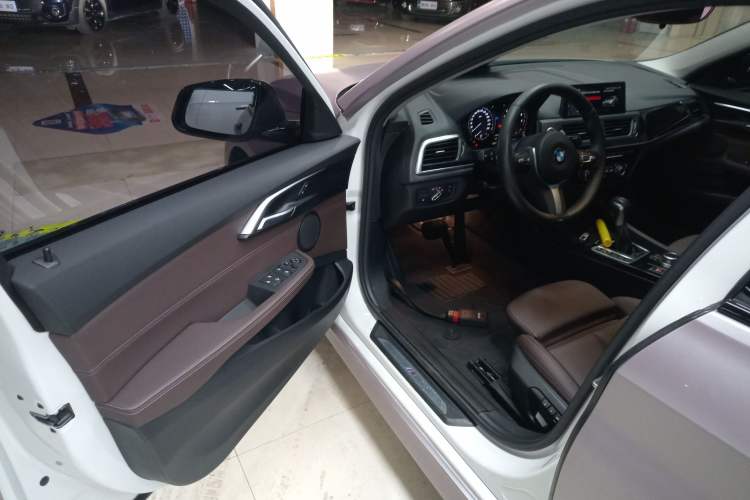 Used BMW 1 Series 2019 118i M Sport Package Left Front Seat