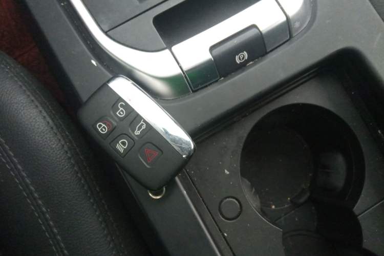 Used Land Rover Discovery Sport 2019 240 PS SE Version China VI Standard Interior 1