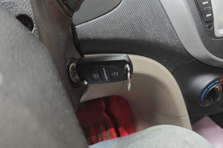 Used Hyundai Verna (older generation) 2014 1.4L Manual Smart GLS Trim Vehicle Key