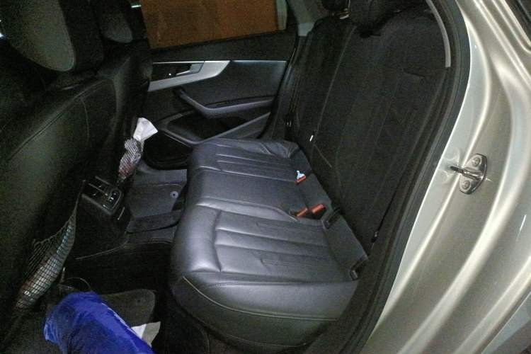 Used Audi A4L 2019 40 TFSI Fashion Edition China VI Emission Standard