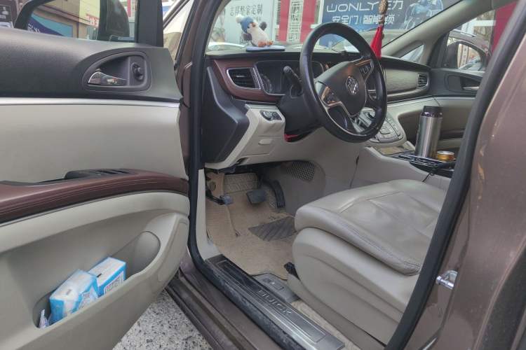 Used Buick GL8 2018 28T Luxury Model China VI Standard Driver Seat