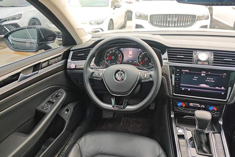 Used Volkswagen Phideon 2018 Revised Version 380TSI Two-Wheel Drive Business Edition