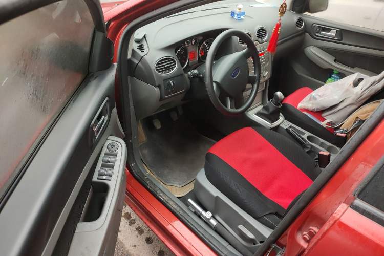 Used Ford Focus 2013 Hatchback Classic 1.8L Manual Base Model