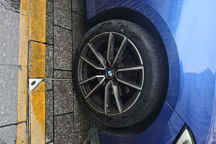 Used BMW 3 Series 2021 Restyled 325Li M Sport Package Right Front Wheel Hub