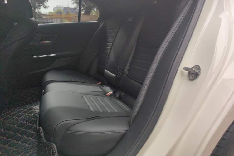 Used Mercedes-Benz C-Class 2023 Second Facelift C 260 L Left Rear Seat