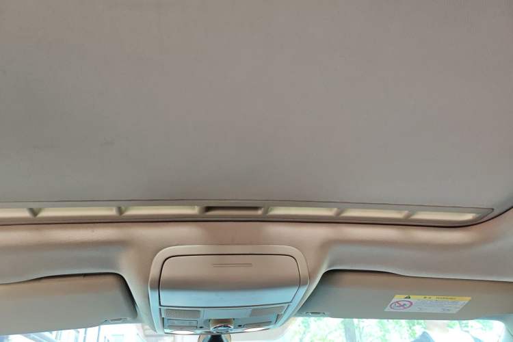 Used Volkswagen Sagitar 2018 1.6L Manual Comfort Model Headliner