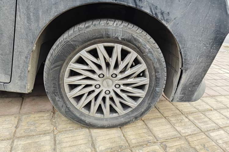 Used BAW Ruisheng Ace M7 2023 2.0L Automatic Long-wheelbase Business Version 7 Seats Right Front Wheel Hub