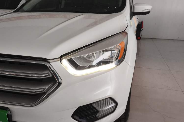 Used Ford Kuga 2017 EcoBoost 180 Four-Wheel Drive Luxury Wing Model Left Front Headlight