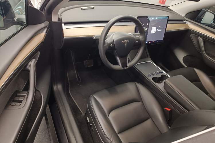 Used Tesla Model Y 2021 Standard Range Rear-Wheel Drive Version