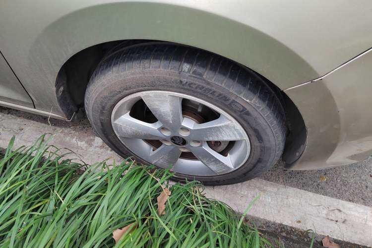 Used Skoda Rapid 2013 1.6L Automatic Smart Selection Model