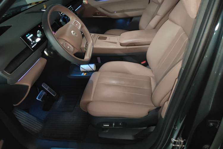 Used Nio ES8 2024 75 kWh Left Front Seat