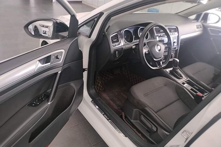 Used Volkswagen Golf 2018 230TSI Automatic Comfort Model