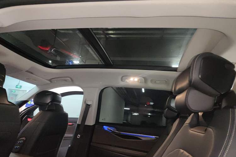 Used Ford Edge 2025 Ford Explorer L 2.0T EcoBoost Four-Wheel Drive 7-Seater Supreme Model Headliner