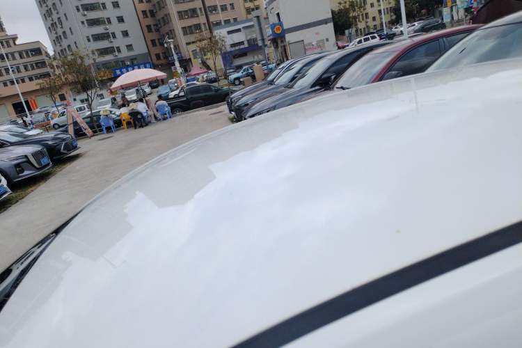 Used Geely Auto Emgrand 2019 Leading Edition 1.5L Manual Luxury Model China VI Standard Roof