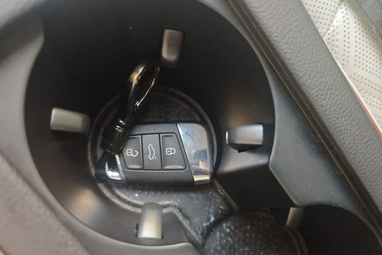 Used Volkswagen Magotan 2023 2 Million Units Limited-Edition 380TSI DSG Flagship Version Vehicle Key