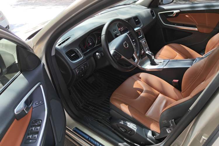 Used Volvo S60 2019 S60L Facelift T5 Intelligent Advanced Edition
