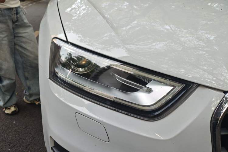 Used Audi Q3 2015 30 TFSI Comfort Model Right Front Headlight